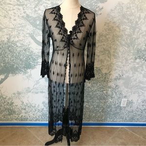 Black Lace Maxi Kimono (S)